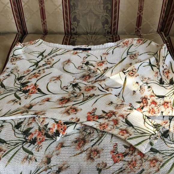 Women’s Leonardo Collection Sweater - Picture 3 of 7